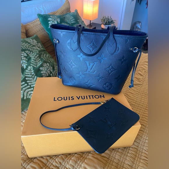Louis Vuitton Handbags - Authentic Louis Vuitton Neverfull MM Monogram Empriente Leather in Black